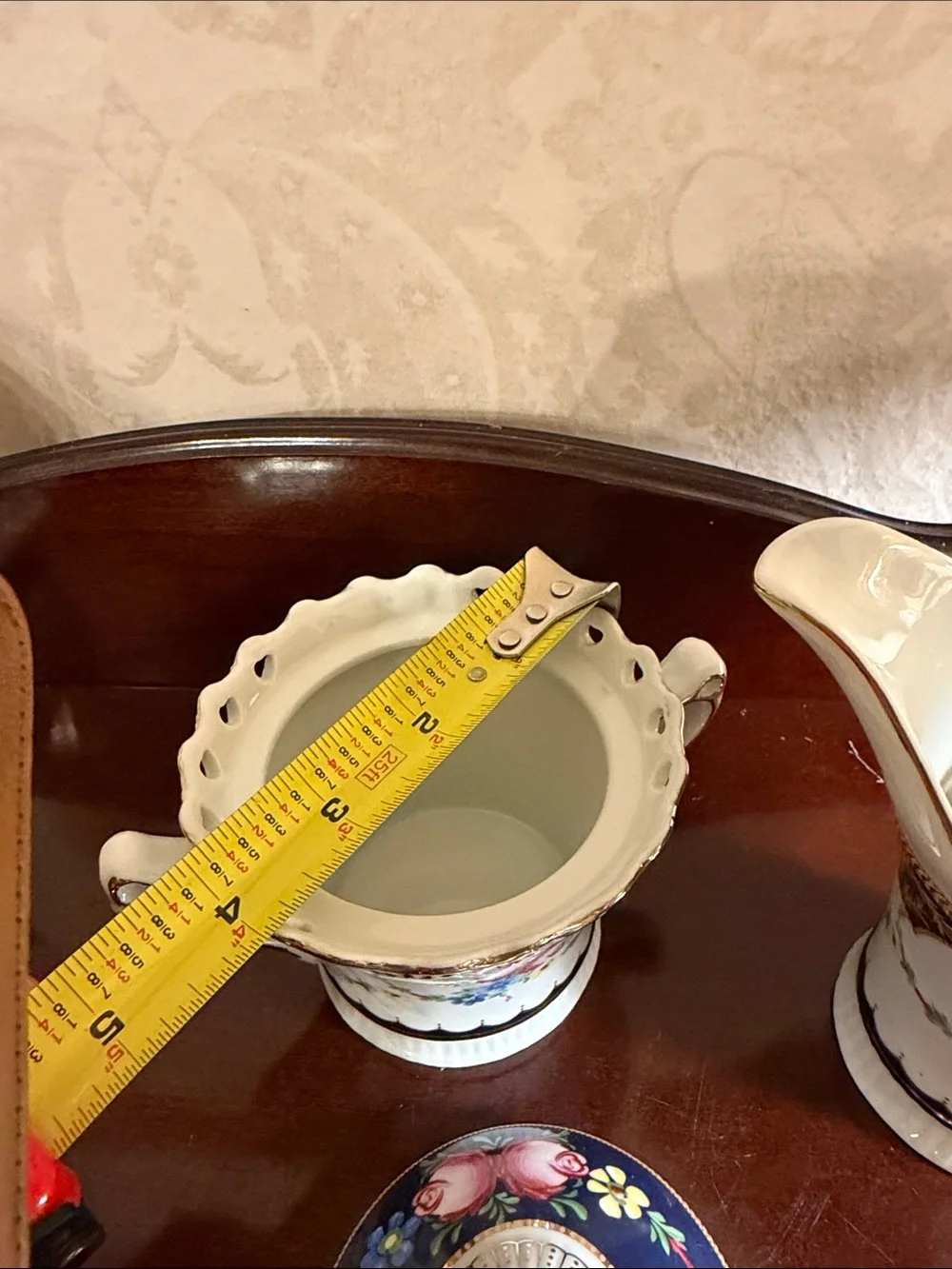 N/A elegant porcelain